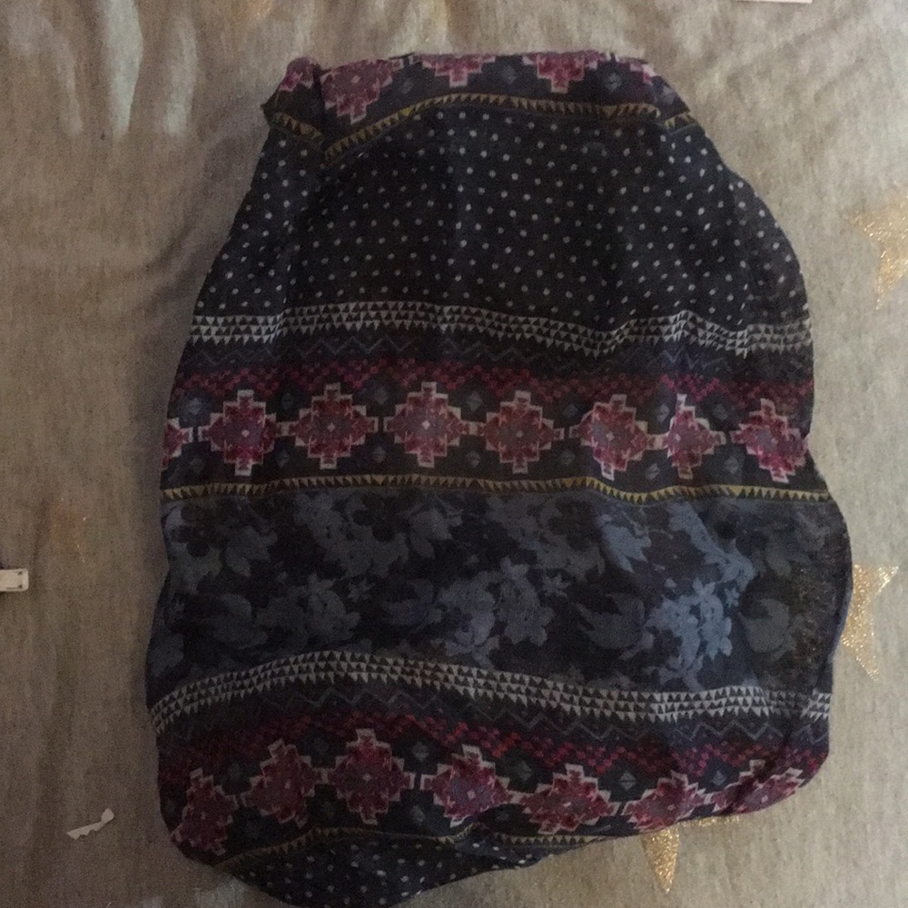 Navy blue scarf, different types of zen tangle